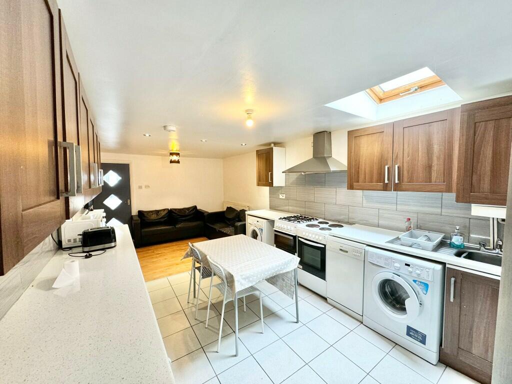 Additional image 2 of Gain Lane, Bradford, West Yorkshire, BD3