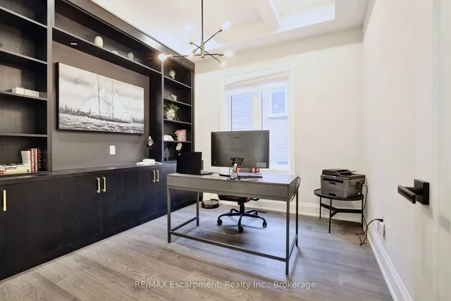 Additional image 13 of 560 Woodview Rd