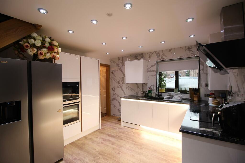 Additional image 3 of Cambrian Bar, Low Moor, Bradford