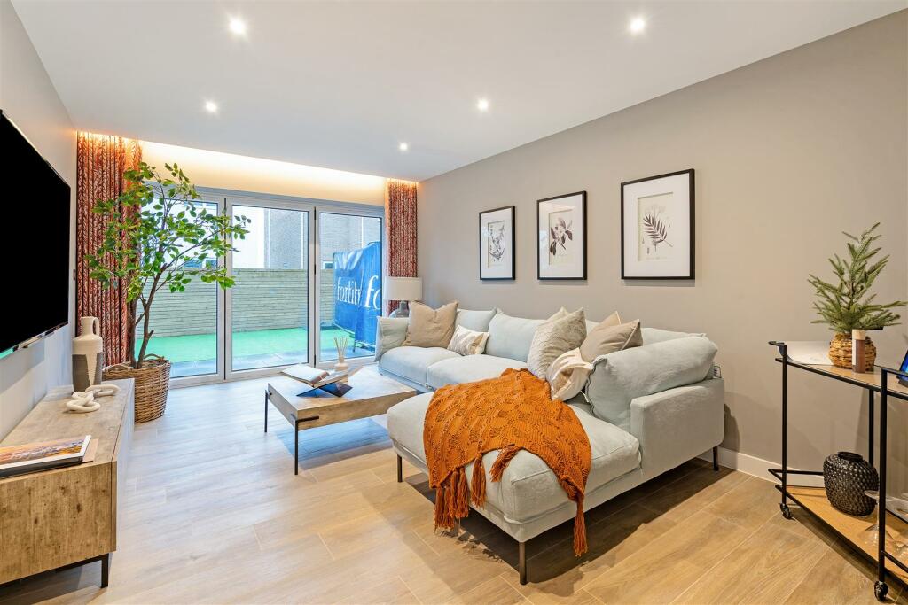 Additional image 39 of Sandbanks Road, Poole