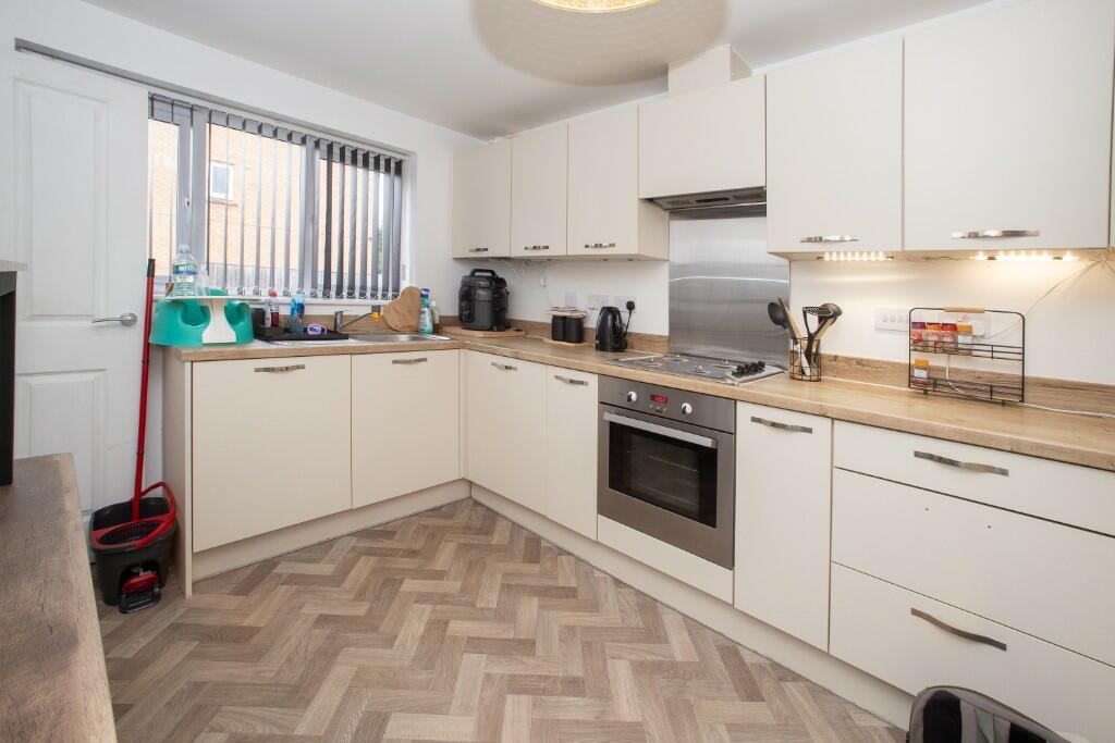 Additional image 5 of Busk Ing Close, Bradford, BD6 3FG