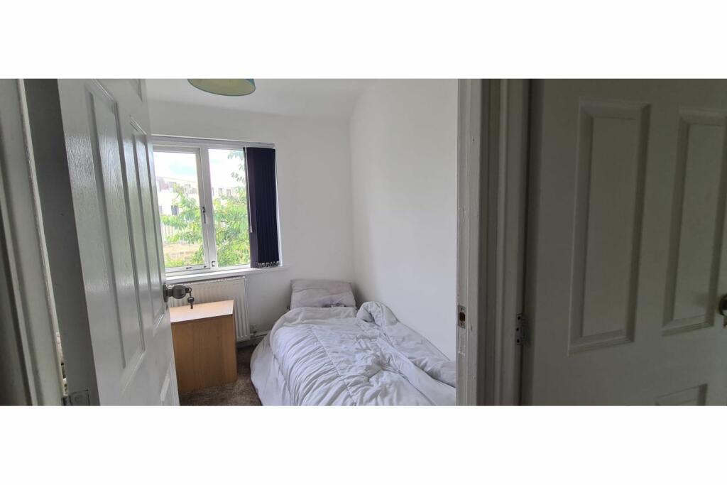 Additional image 11 of Dulverton Grove, Bradford, BD4