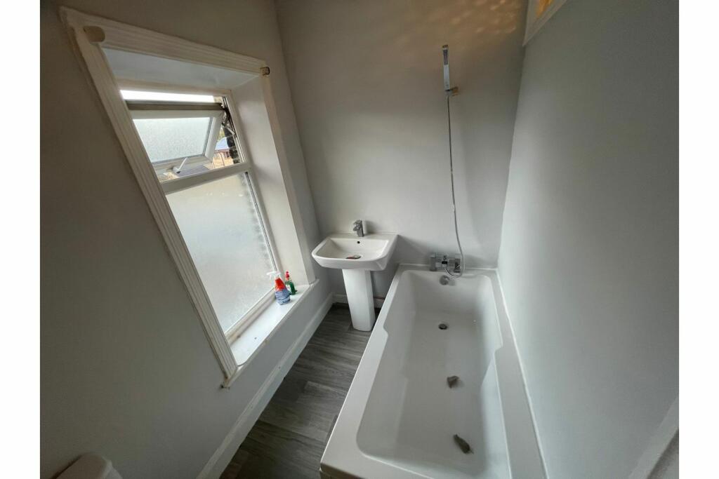 Additional image 7 of North Street, Bradford, BD12