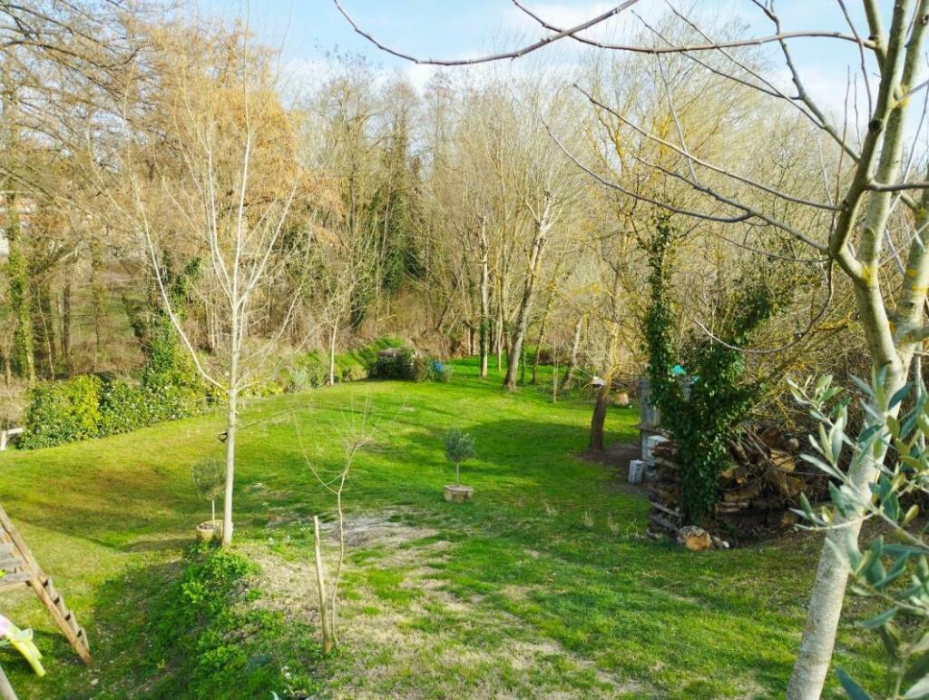 Additional image 3 of Provence-Alpes-Cote d'Azur, Vaucluse, Mormoiron, France