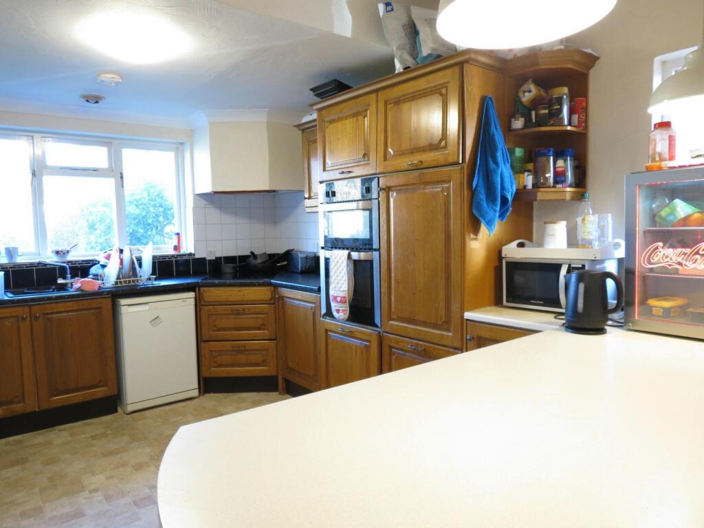 Additional image 4 of 5 bedroom Detached House in Wallisdown