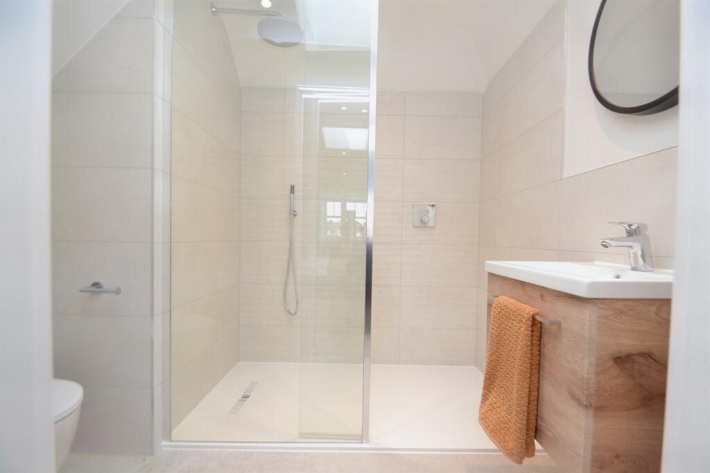 Additional image 17 of Ashley Cross