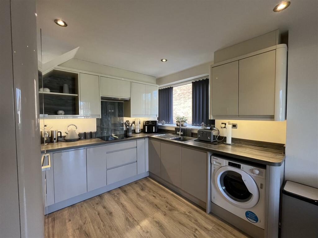 Additional image 5 of Langdale Avenue, Wyke, Bradford