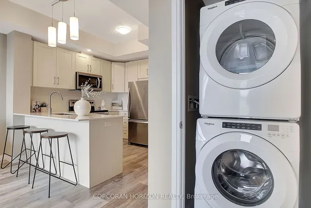 Additional image 24 of 60 Charles St Unit 2403
