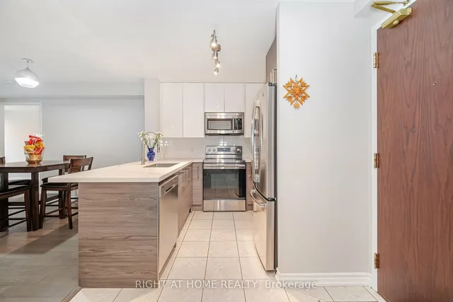 Additional image 10 of 11 Michael Power Pl Unit 213