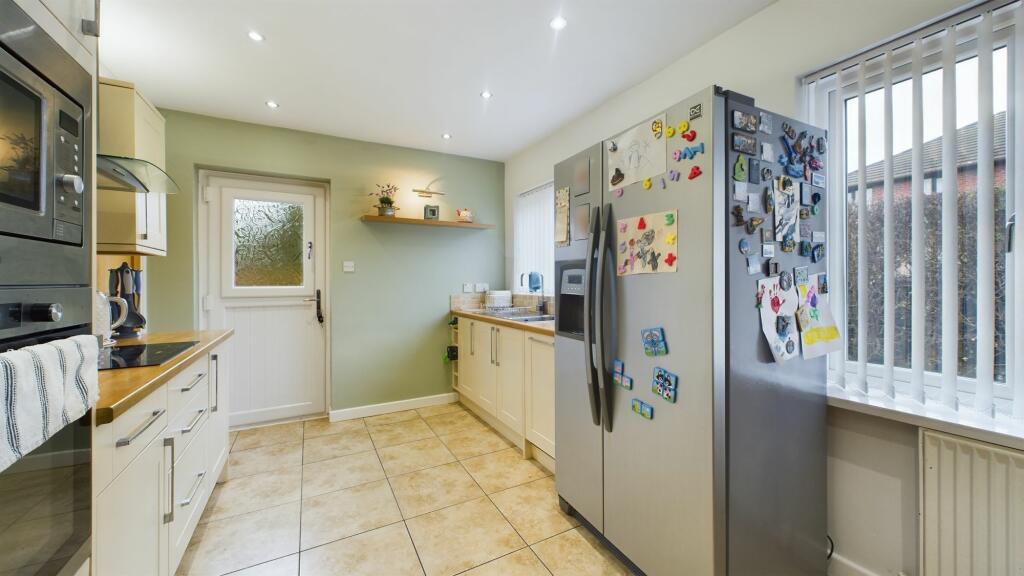 Additional image 5 of Fenby Grove, Bradford, BD4