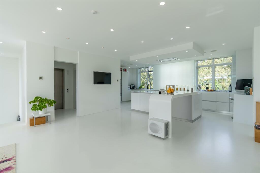 Additional image 3 of Whitecliff Road, Whitecliff