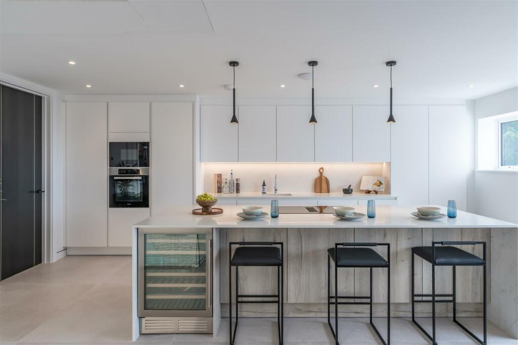 Additional image 19 of Dorset Lake Avenue, Lilliput