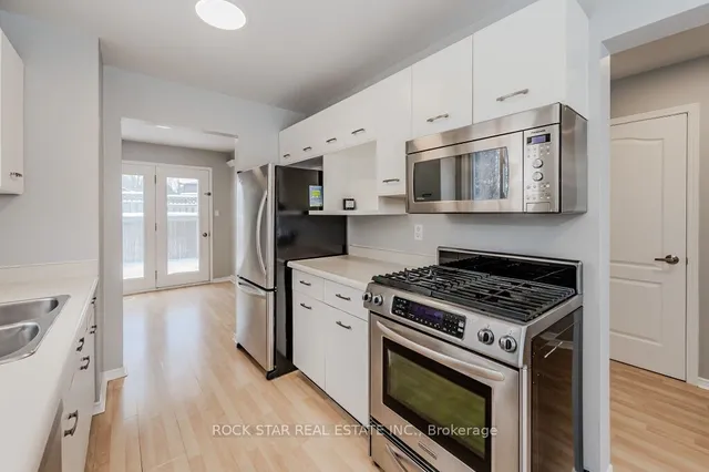 Additional image 10 of 55 West Acres Cres