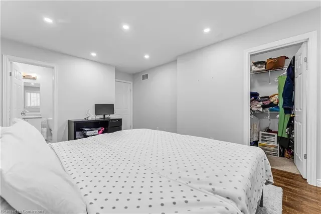 Additional image 17 of 369 Thomas Slee Dr