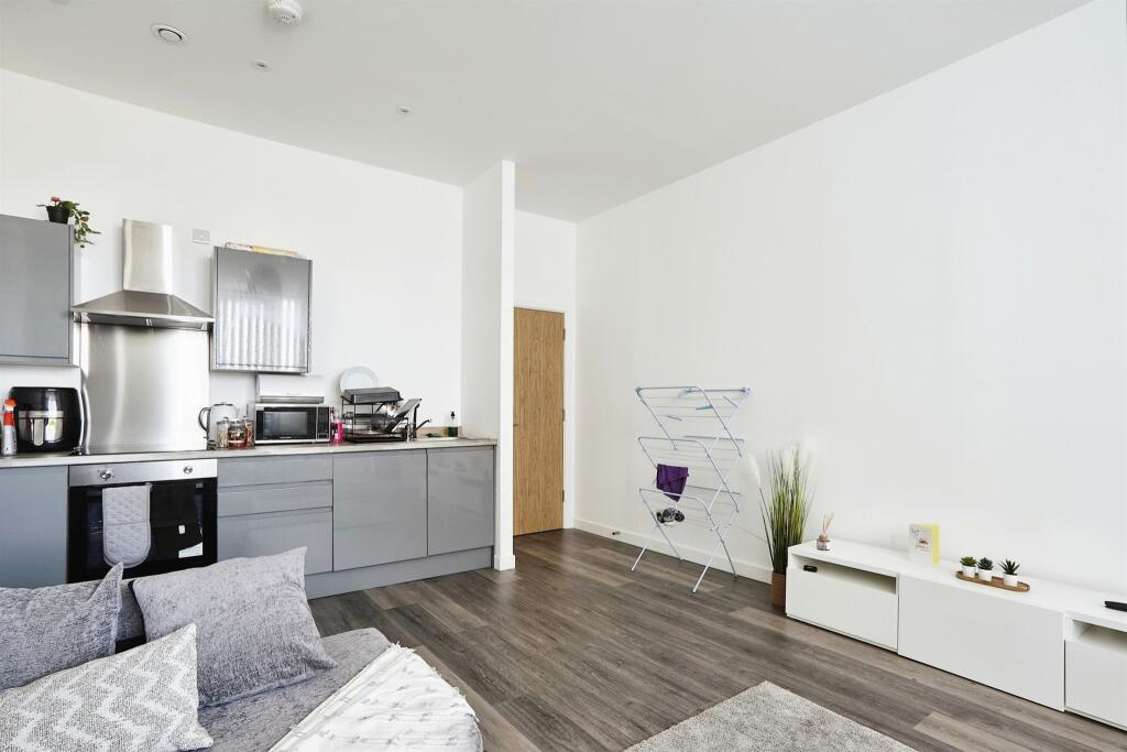 Additional image 8 of Bingley Road, Bradford