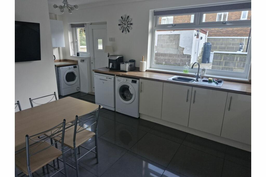Additional image 4 of Peverell Close, Bradford, BD4