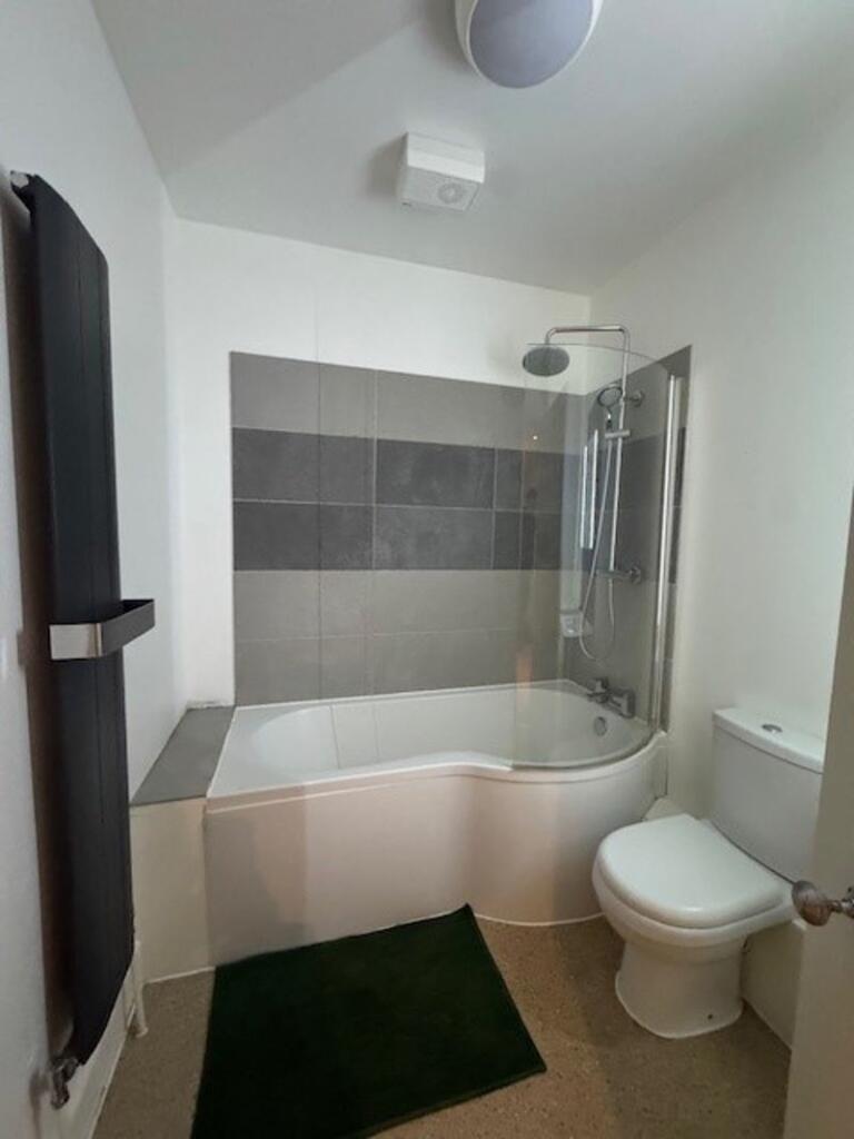 Additional image 12 of 2/3 Bedroom Flat - Cavendish Road £1700 pcm - Students & Sharers welcome - Available NOW!