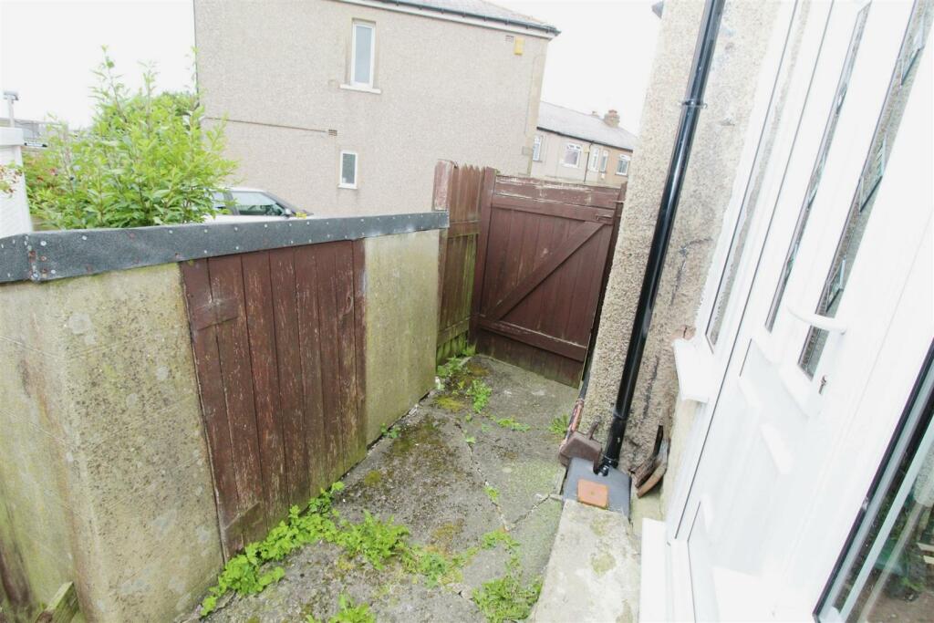 Additional image 19 of Draughton Grove, Bradford, BD5 9QH