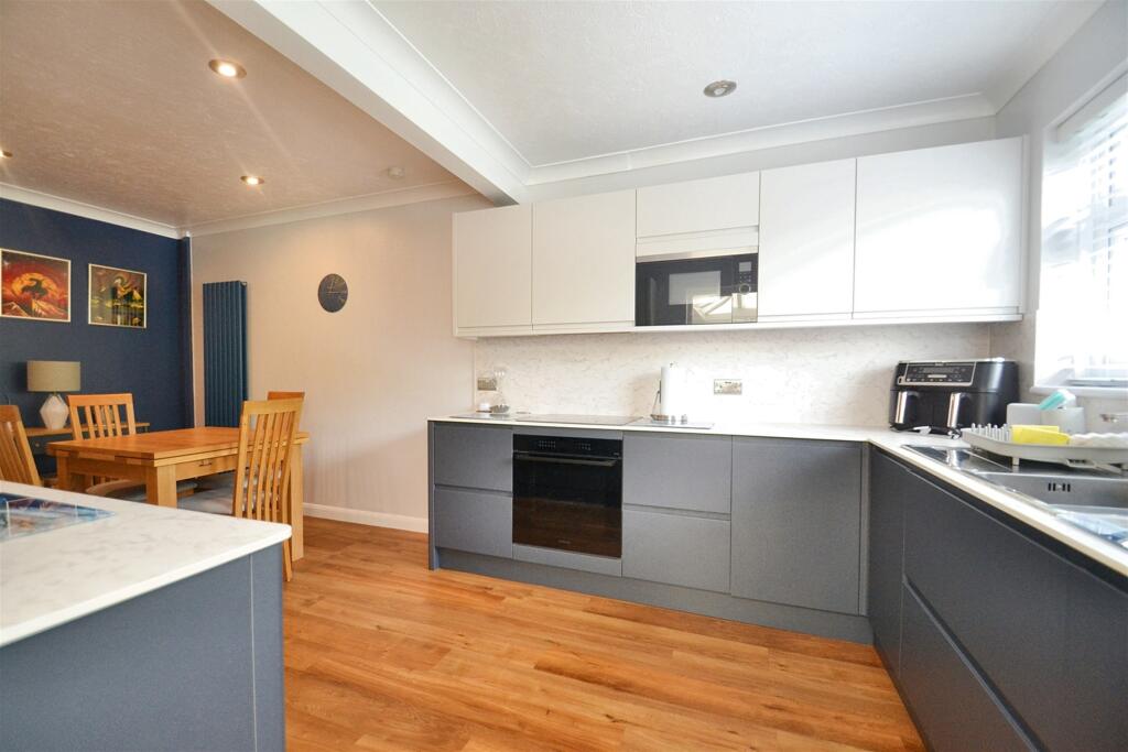 Additional image 4 of Creekmoor