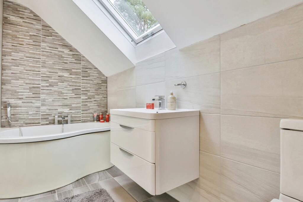 Additional image 8 of Moorland Crescent, Poole, BH16