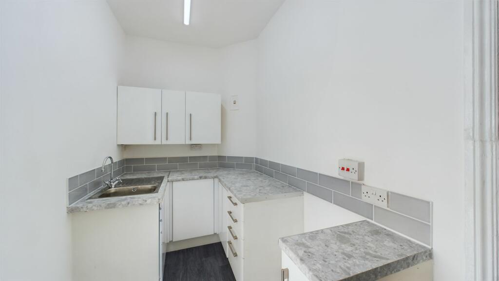 Additional image 11 of Halifax Road, Bradford, BD6