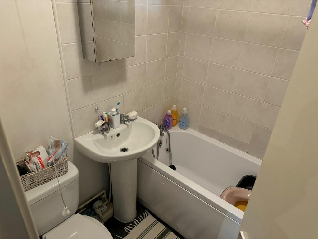 Additional image 5 of Glenlee Road, Lidget Green, Bradford, West Yorkshire, BD7 2QA