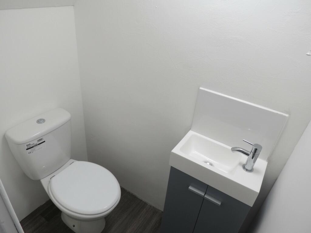 Additional image 20 of 6 bedroom Detached House in Wallisdown