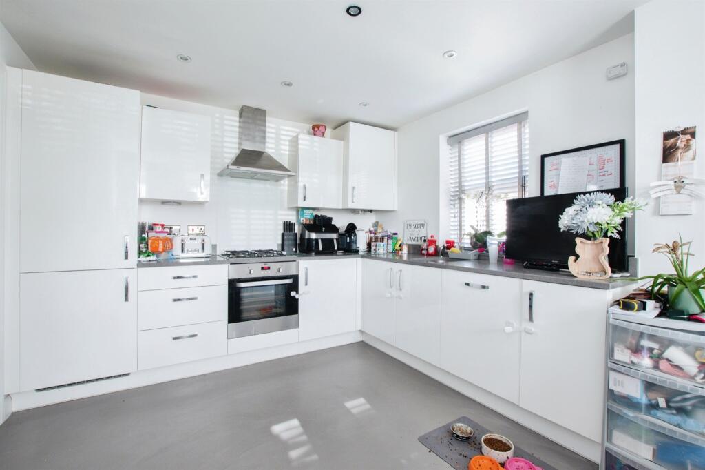 Additional image 5 of Provence Drive, Bearwood, Bournemouth