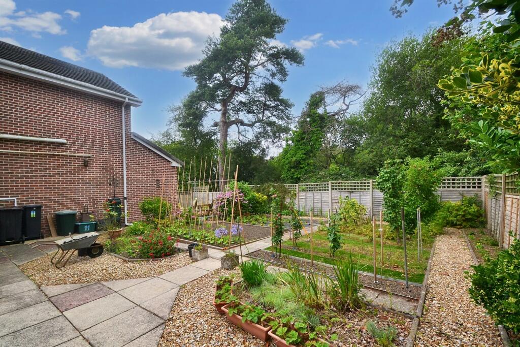 Additional image 23 of Upton