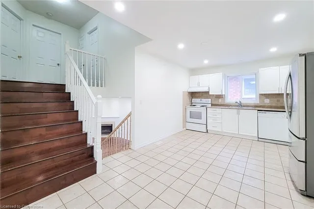 Additional image 21 of 482 Berkindale Dr