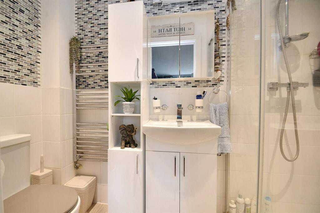 Additional image 9 of Darbys Corner