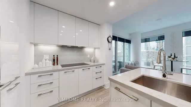 Additional image 12 of 1 Gloucester St Unit 1816