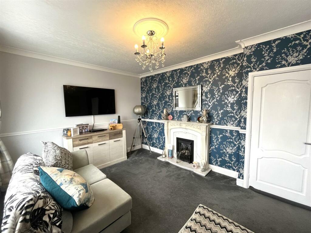 Additional image 22 of Willow Drive, Bradford