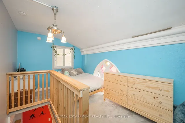 Additional image 18 of 3318 Dundas St