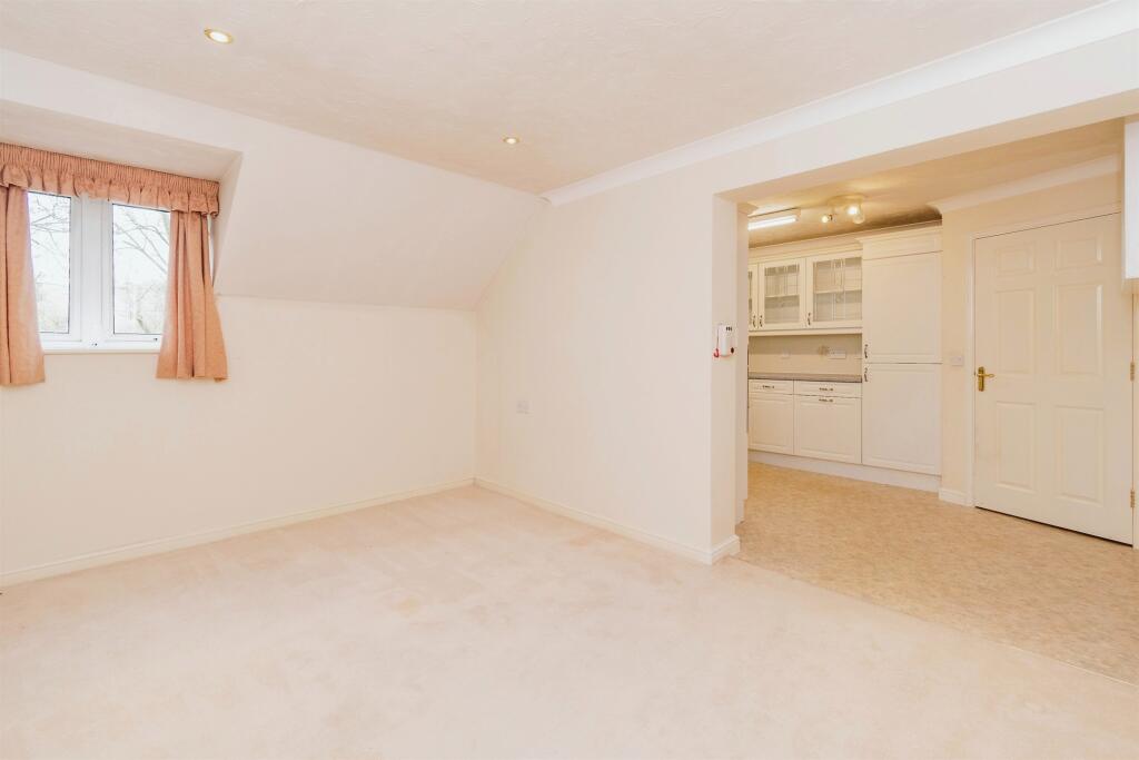 Additional image 2 of Beech Street, Bingley
