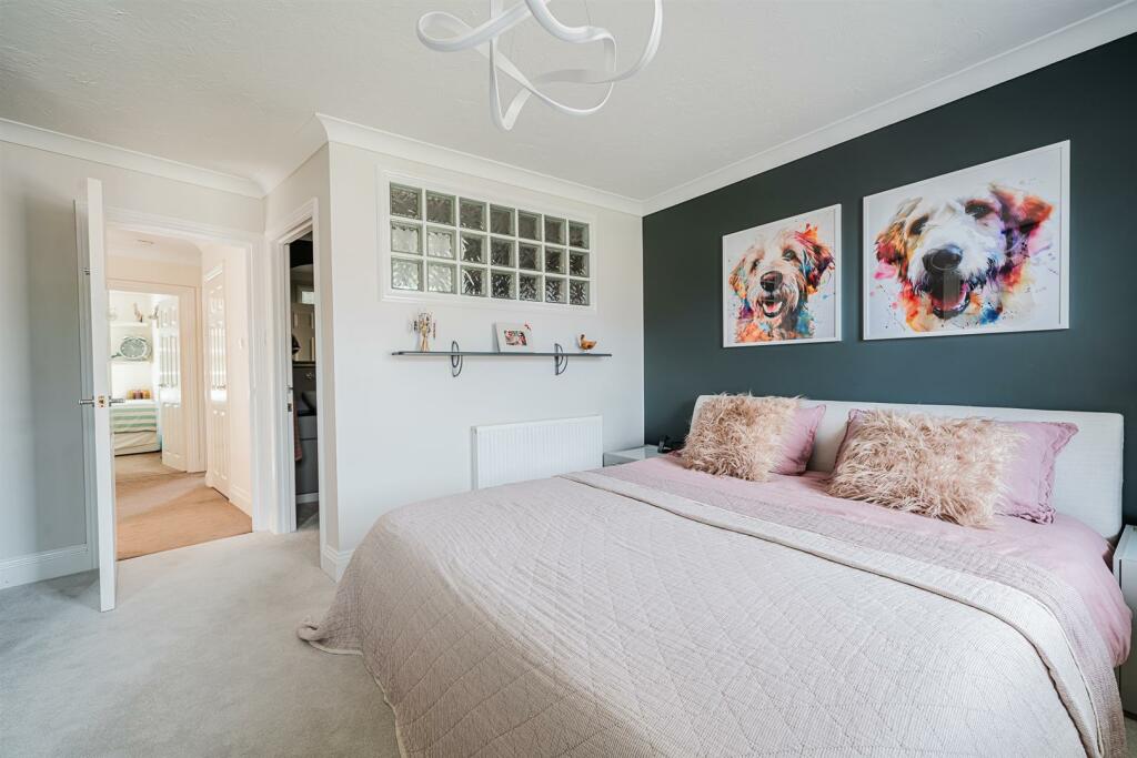 Additional image 3 of Holly Lodge, Lindsay Road