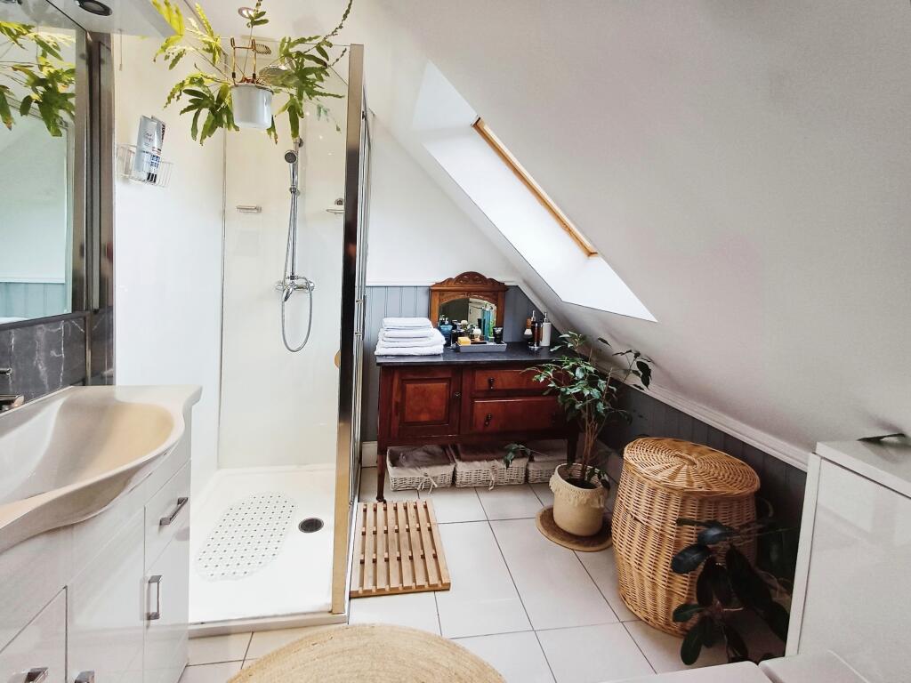 Additional image 14 of Knowle Lane, Bradford, BD12