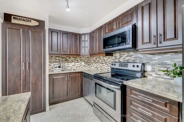 Additional image 13 of 3695 Kaneff Cres Unit 703