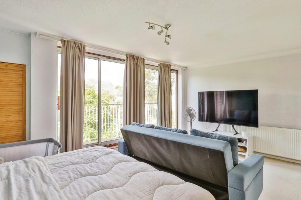 Additional image 4 of Christchurch Road, Bournemouth, Dorset, BH1