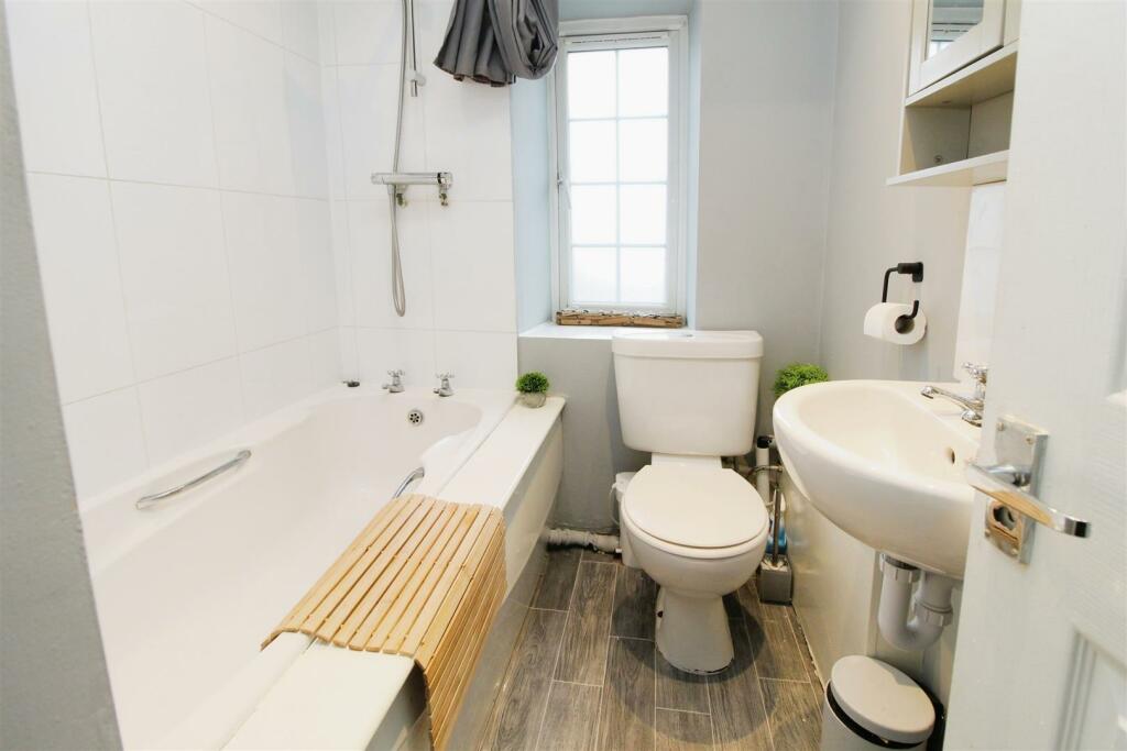 Additional image 8 of Park Lane, Queensbury, Bradford, BD13 1BX