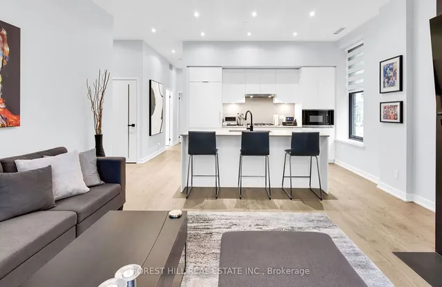 Additional image 27 of 22 Lombard St Unit 203