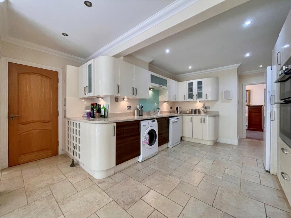 Additional image 10 of Lagado Close, Lilliput, BH14