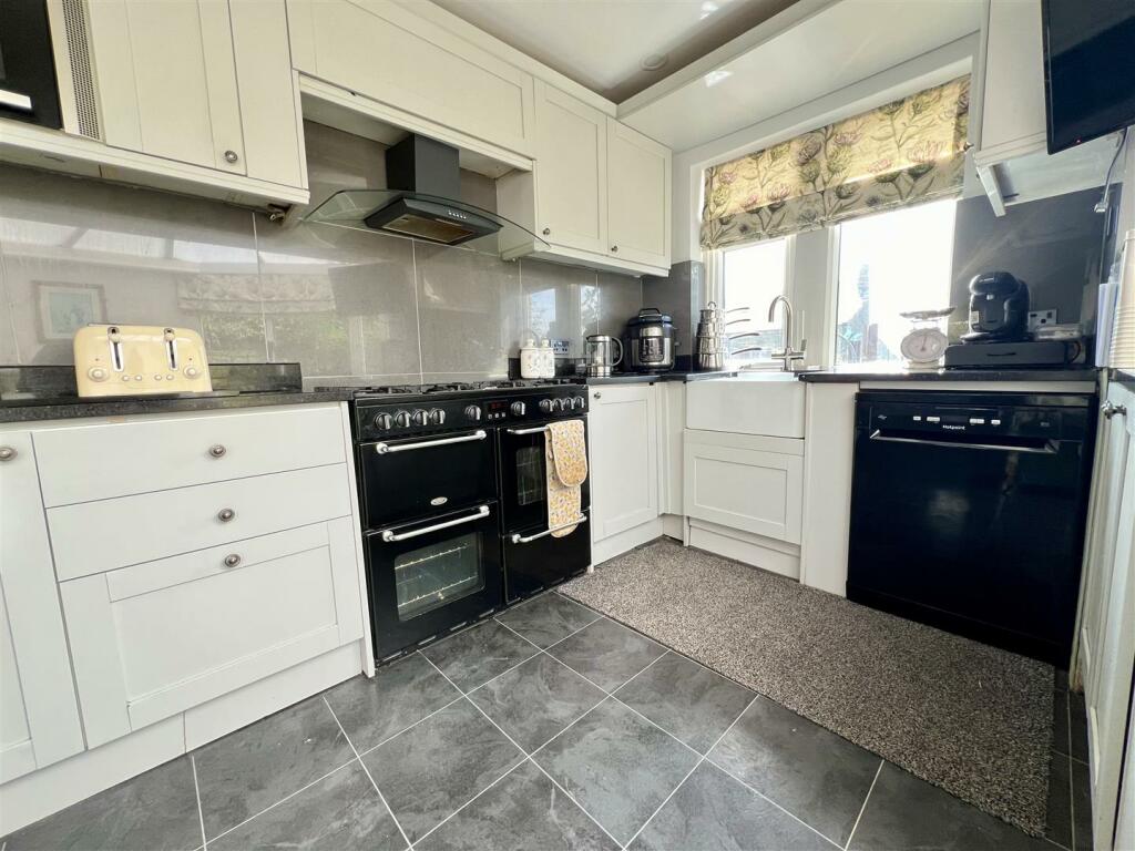 Additional image 4 of Lidget, Oakworth