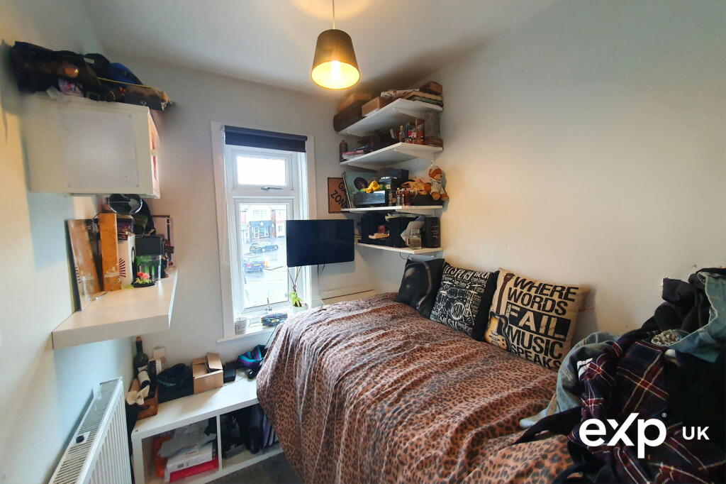 Additional image 12 of Walking Distance of Hamworthy Park / Sea Front - Family Home with South Facing Garden