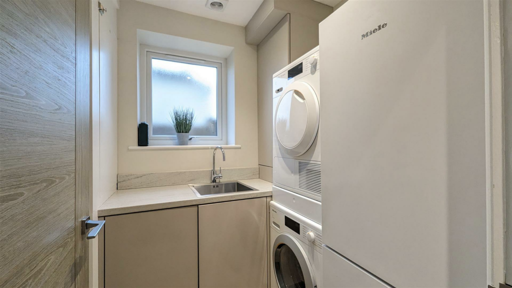 Additional image 15 of Sherwood Avenue, Whitecliff