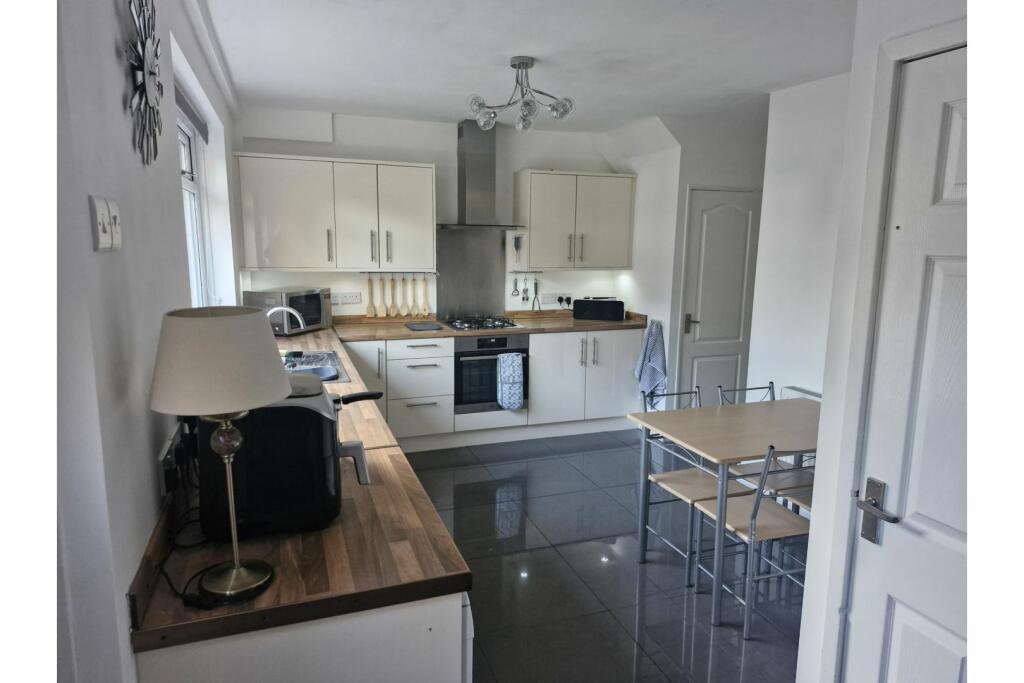 Primary image of Peverell Close, Bradford, BD4