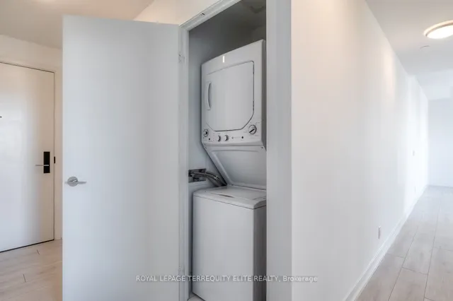 Additional image 21 of 270 Dufferin St Unit 923