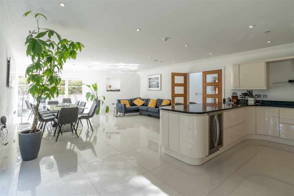 Additional image 8 of Alington Road, Evening Hill