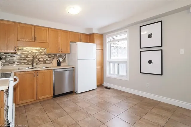 Additional image 13 of 32 Max Becker Dr