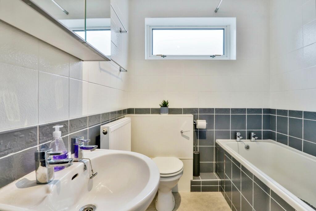 Additional image 14 of Rowbarrow Close, Poole, Dorset, BH17